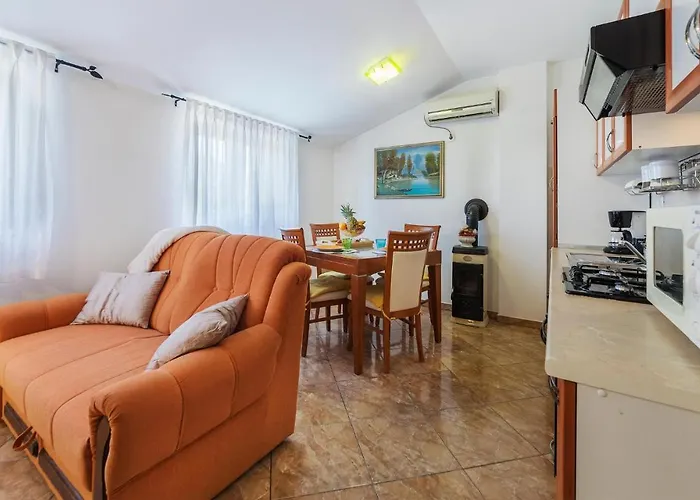 Awesome Apartment In Pula With Wifi